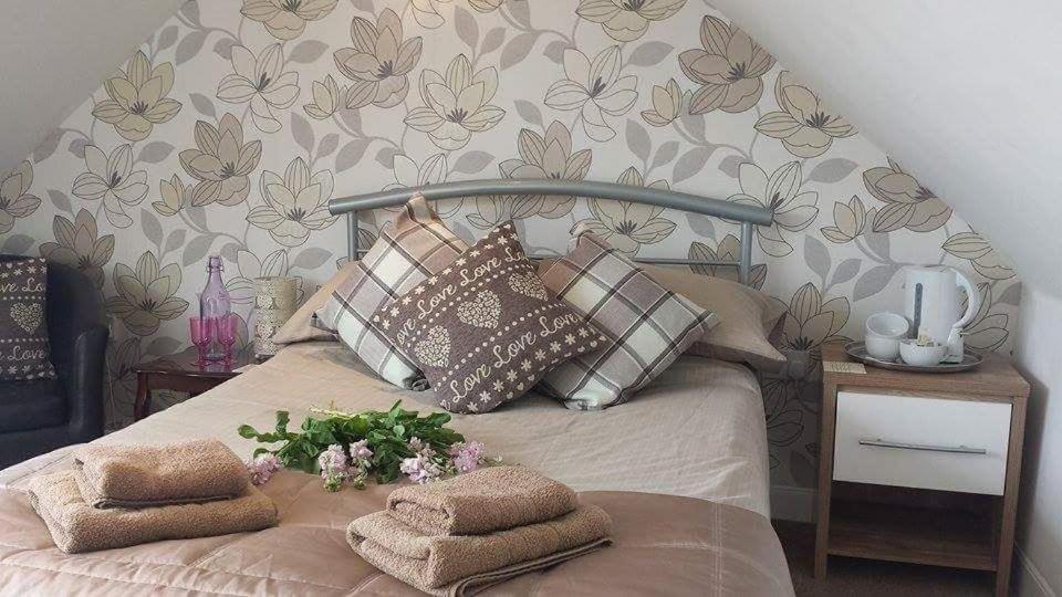 Villa Carvetii - Gemini House - 4 Bed House Sleeps Up To 8 People Tillicoultry Exterior foto